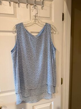 Light Blue Floral Sleeveless Layered Camisole